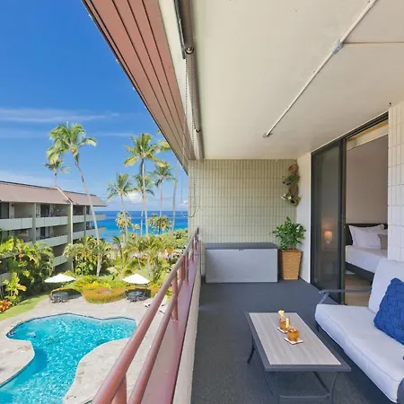 Family Getaway - Lava Room At Magic Sands Beach